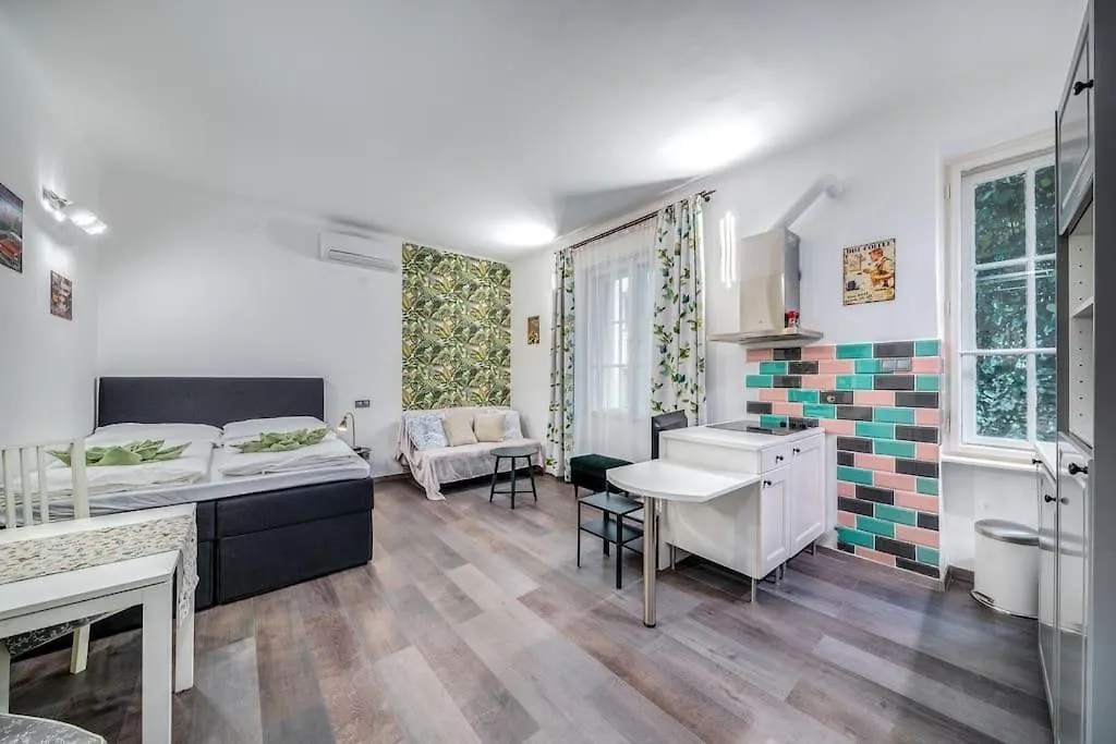 Danube Bank Hideaway Apartment Budapest